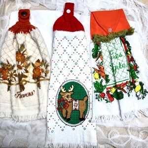 3/$32 VTG 3 pc Lot Crocheted/Hand Sewn Altered Kitchen Hanging Hand/Tea Towels